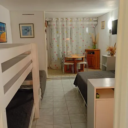 Jolie Avec Piscine Prive Apartament *